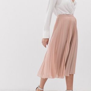BLUSH PLEATED SKIRT